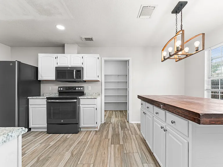 5502 Burton Farm — Photo 4