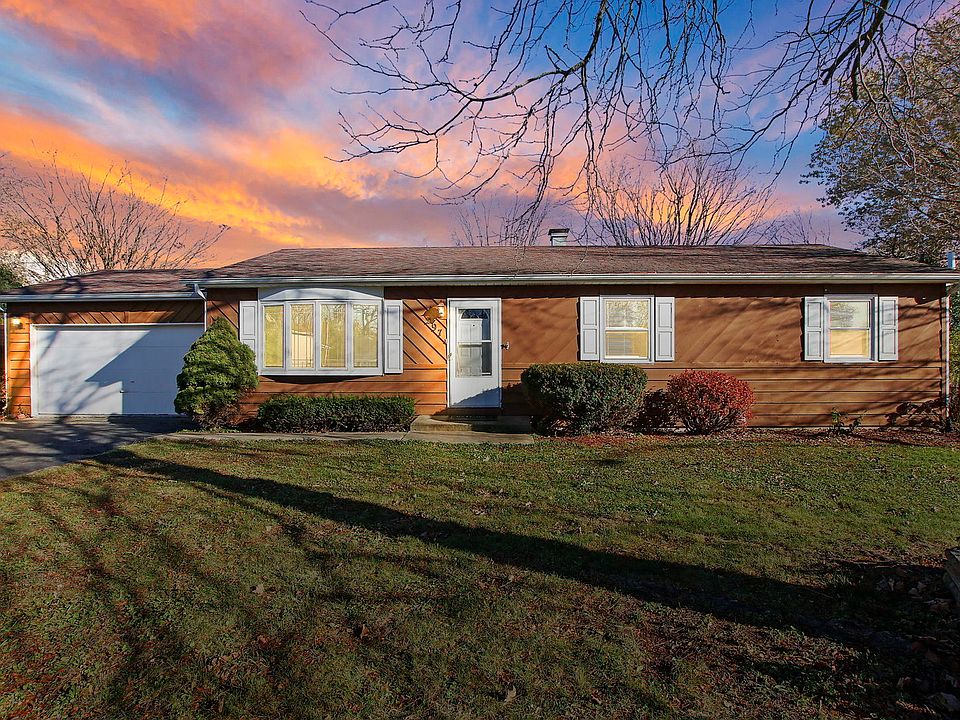 1st image of 297 Lakewood Dr