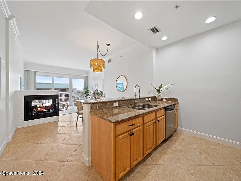 601 N Miramar Ave #303 — Photo 8