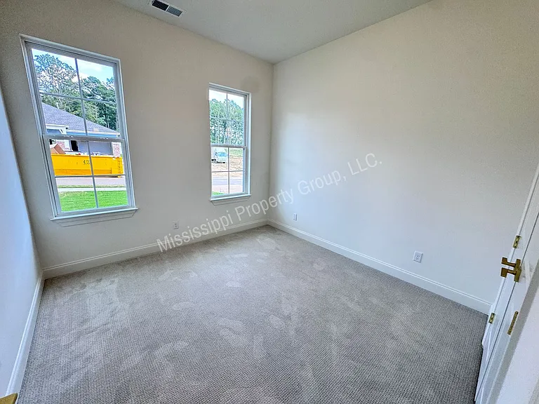 721 Primrose Dr — Photo 23
