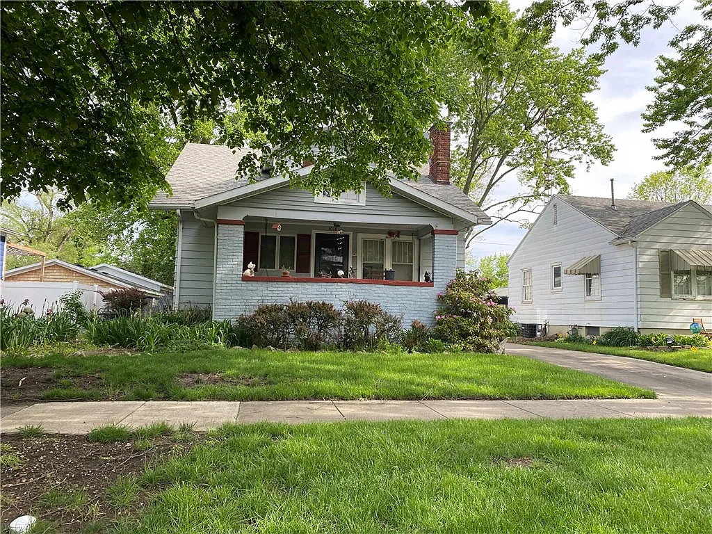 3016 Champaign Ave photo 1