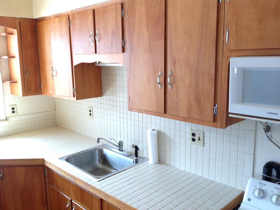 1st image of 21 Hickory Ave #3