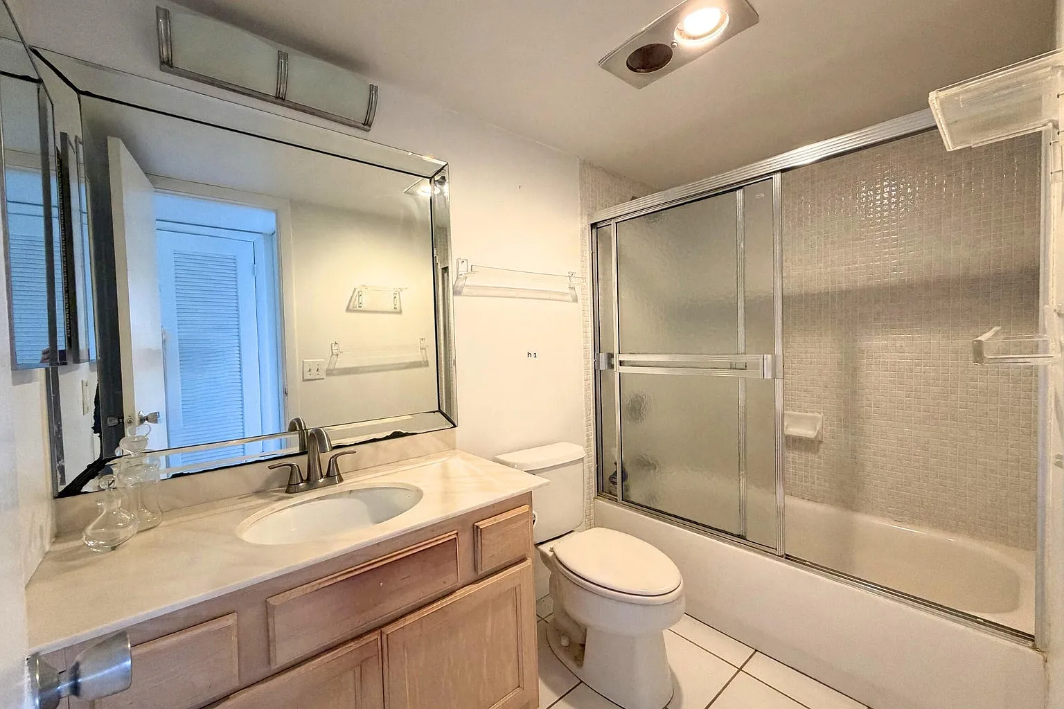2 bed, 2.0 bath, $2,050 — Photo 2