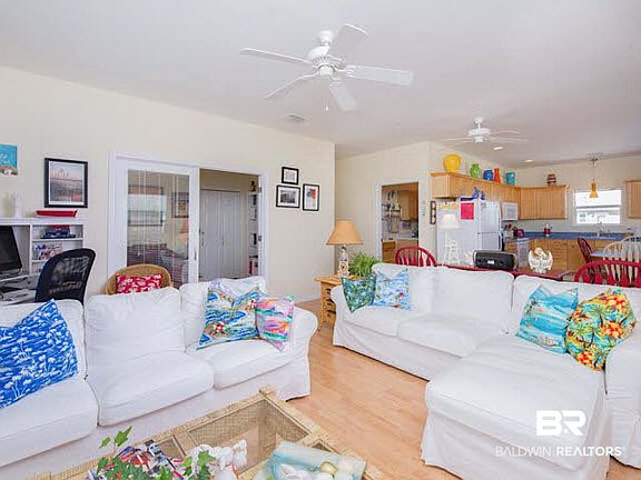 5th image of 379 Buchanan Ct E