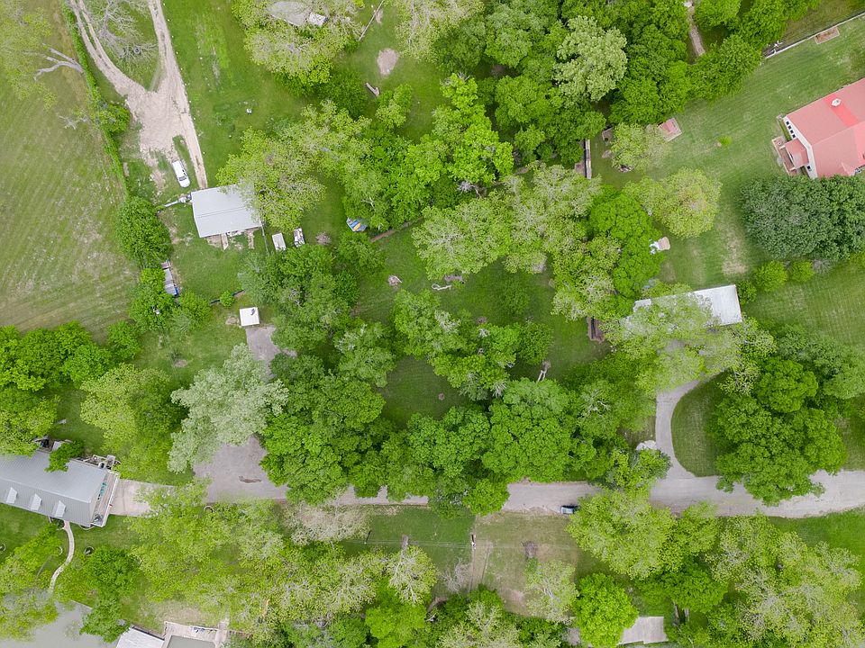 2nd image of 7 River Oak Dr