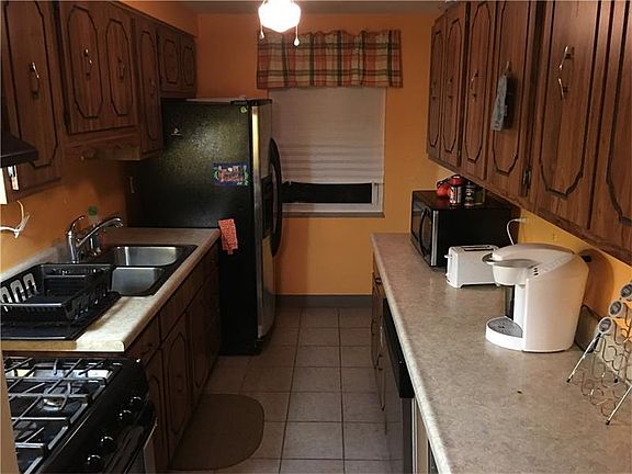 4th image of 506 Lebanon Manor Dr