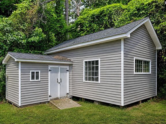 4th image of 112 Silver Maple Ct