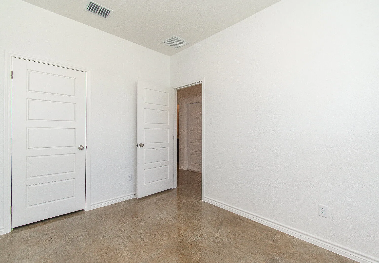 3 bed, 2.0 bath, 1450 sqft, $1,450 — Photo 4