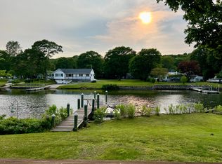 106 N River Dr, Narragansett, RI 02882