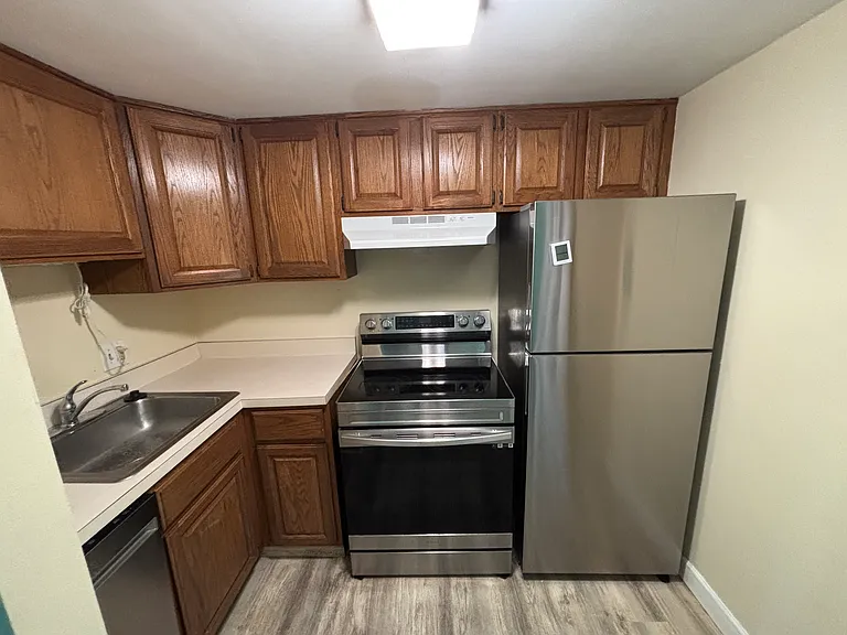 555 E William St #4G — Photo 6
