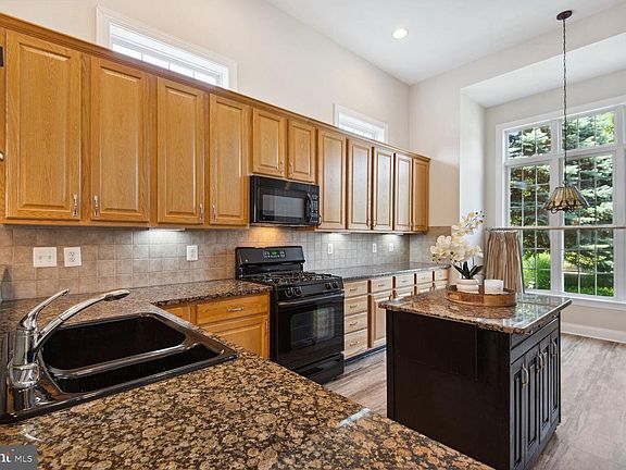 5th image of 15513 Alderbrook Dr
