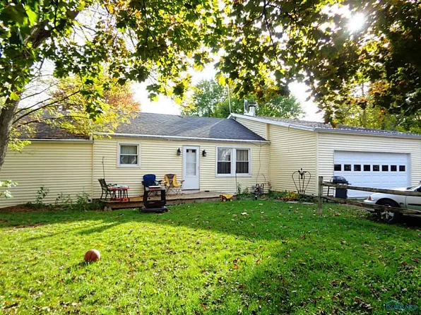 109 E Mulberry St, Stryker, OH 43557