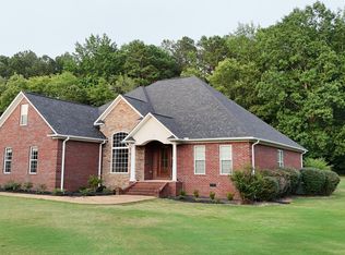 398 Carrington Pl, Parsons, TN 38363