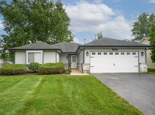 1214 Needham Rd, Naperville, IL 60563