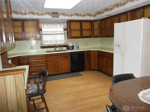 5th image of 46 N Main St