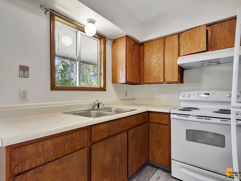 1121 Latouche St — Photo 12