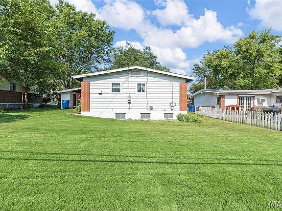 4th image of 640 Preakness Ln