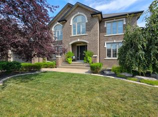 1030 Chelsea Park Way, Windsor, ON N8L0W2