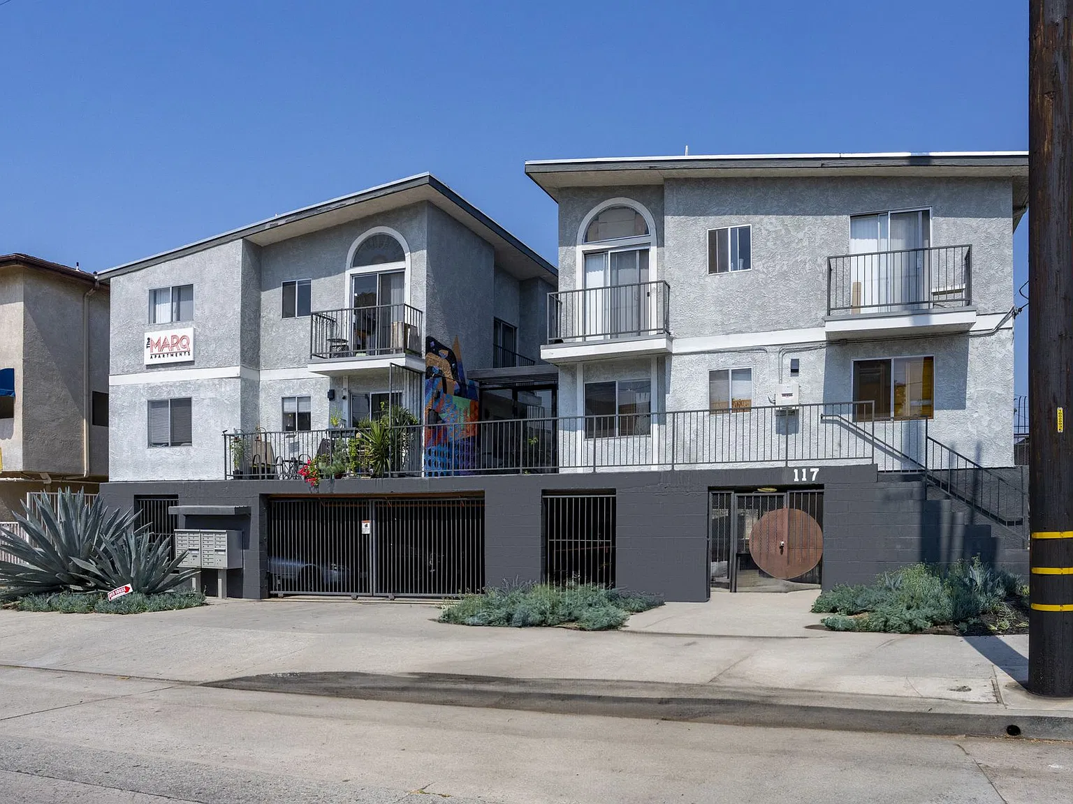 117 S Avenue 64 — Photo 2