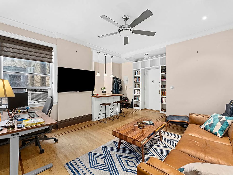 1st image of 135 W 16th St #62