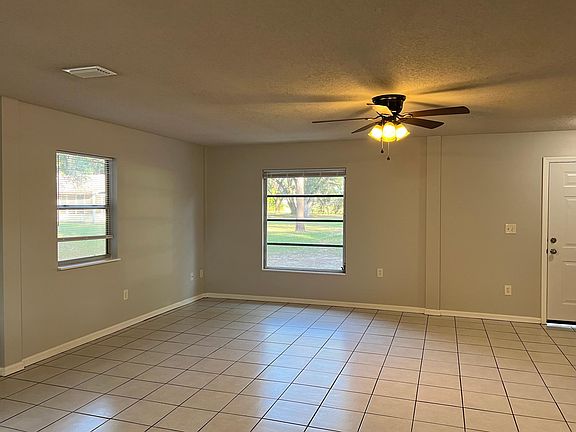 3rd image of 800 SE 145th St #11