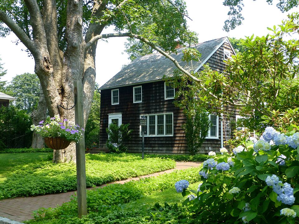 1st image of 32 Sag Harbor Tpke