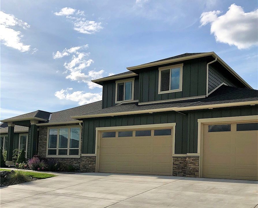 1st image of 450 Laurie Dr