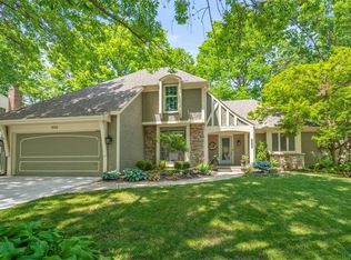 8016 W 114th Ter, Overland Park, KS 66210