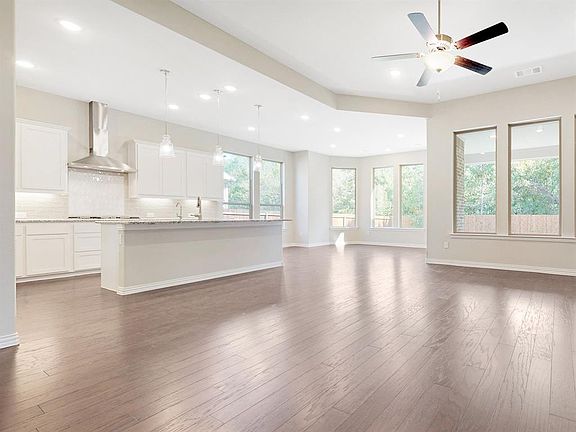 2nd image of 3308 Maplewood Dr