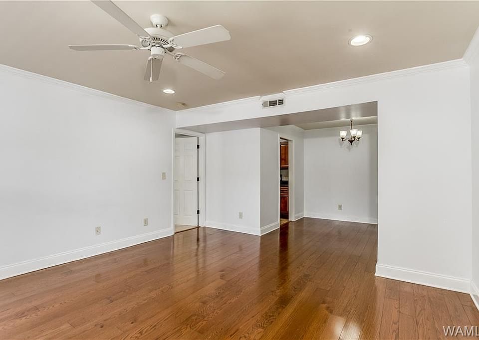 1st image of 210 15th St E APT 61
