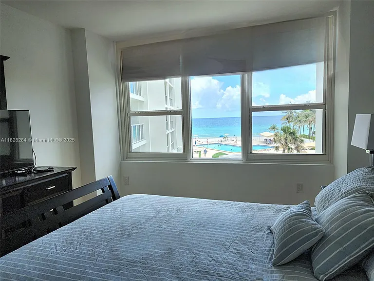 3505 S Ocean Dr #320 — Photo 15