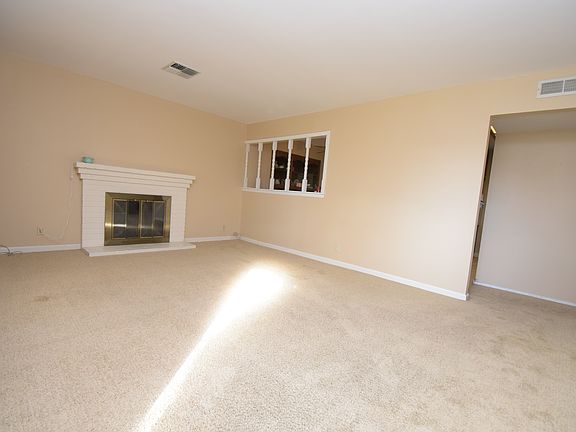 3rd image of 603 Gregory Ct