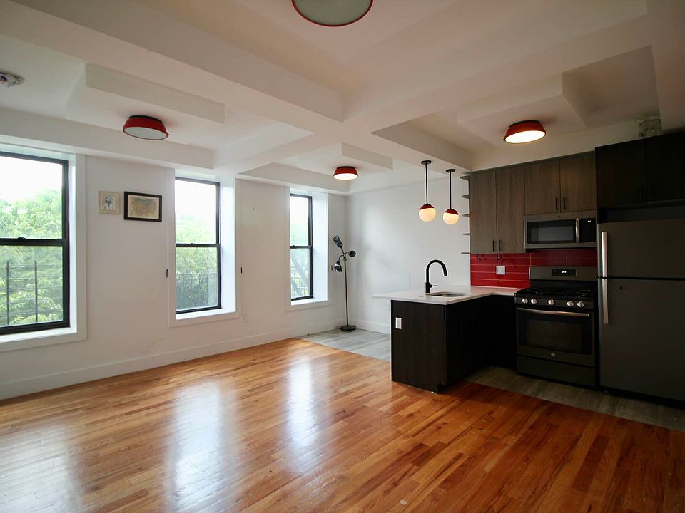 1st image of 279 Kosciuszko St #405