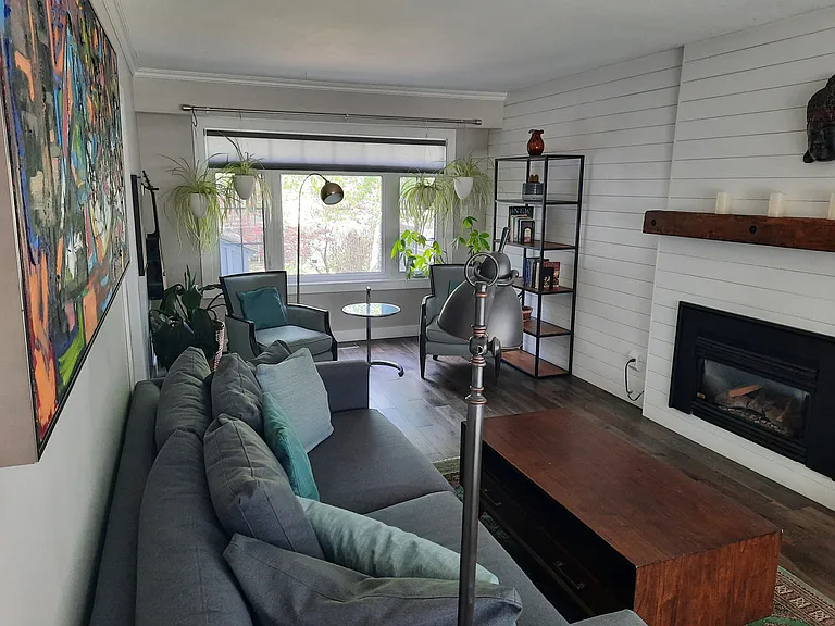 62 Eugenia St — Photo 6