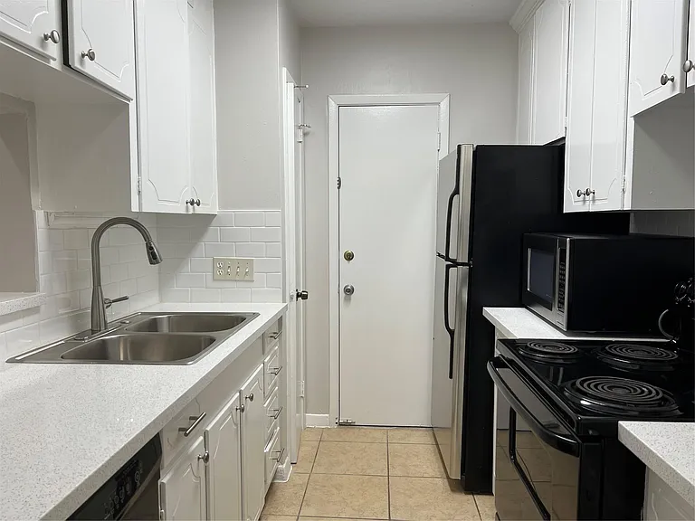 2824 Briarhurst Dr #9 — Photo 1