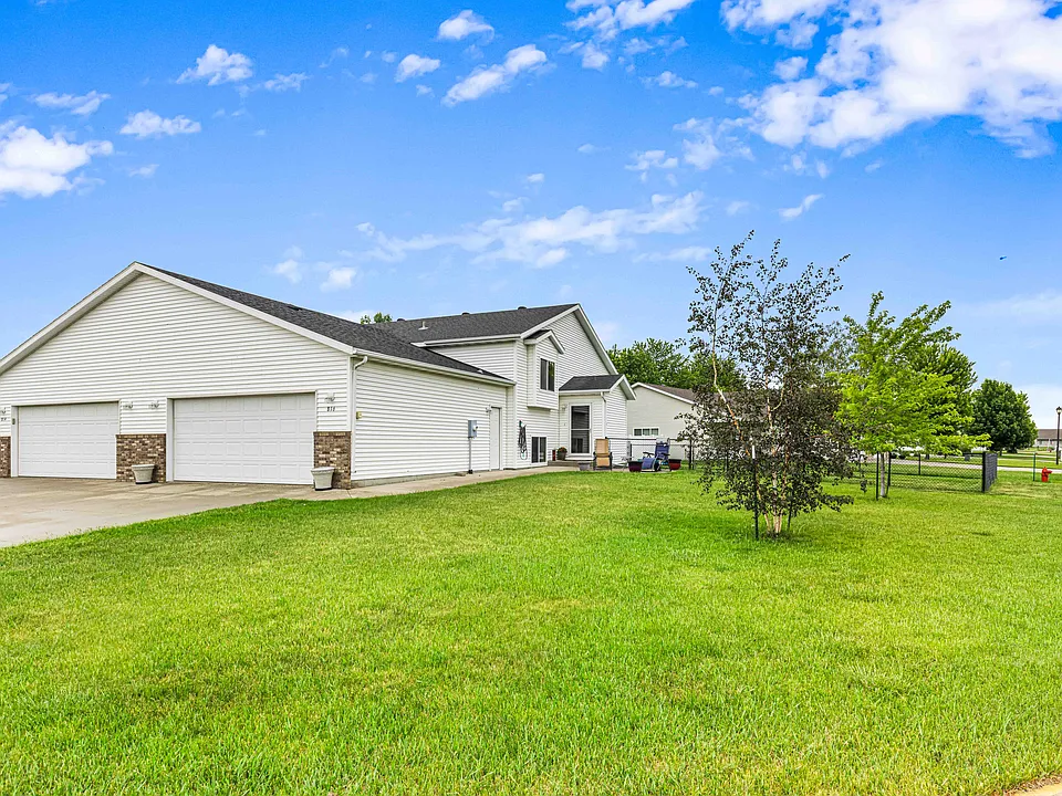816 Woodbridge Cir