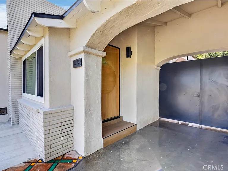 1713 W Alameda Ave — Photo 2