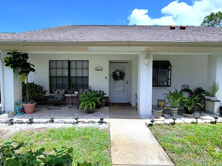 10819 Chenequa Ct — Photo 1