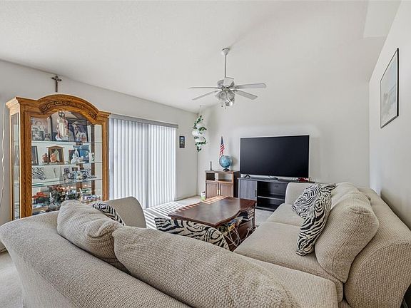 4th image of 12422 Tree Pointe Ct