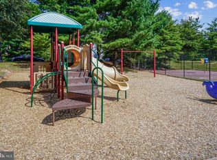 16781 Capon Tree Ln, Woodbridge, VA 22191