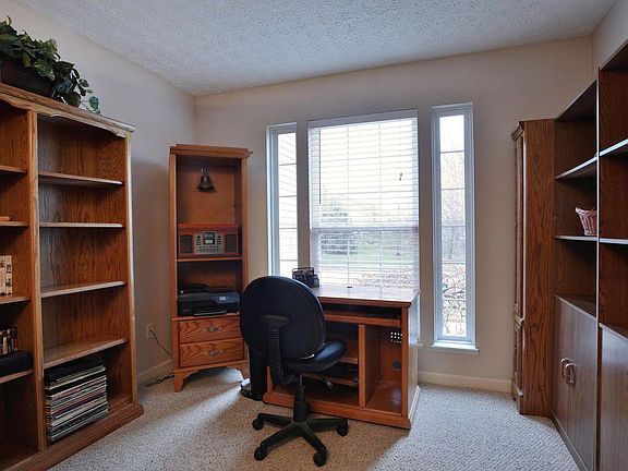 5th image of 835 Sandrock Ave