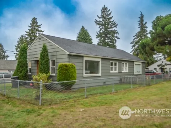 1005 Lane Place #B, Everett, WA 98203