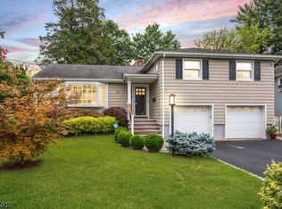 27 Garden Oval, Springfield, NJ 07081
