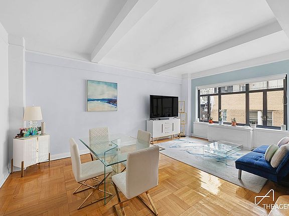 3rd image of 25 W 54th St #10B