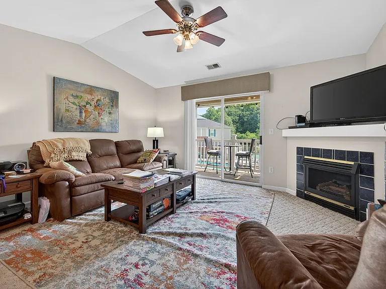 215 S Knollwood Dr — Photo 12