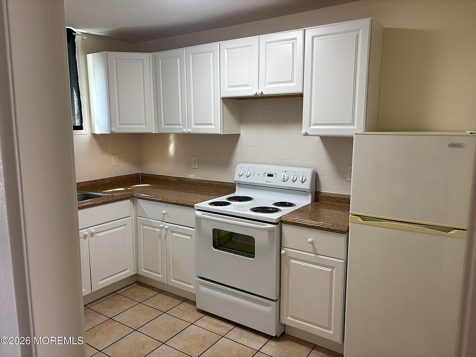 1st image of 30 Main St APT 3