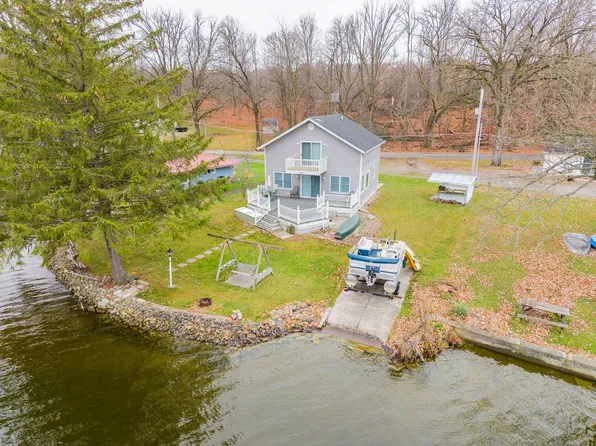 660 Lane 201 Ball Lk, Hamilton, IN 46742