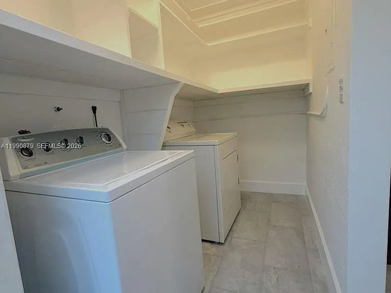 6339 SW 32nd St — Photo 30