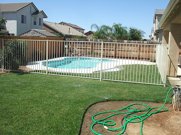 3rd image of 2855 N Arroyo Ave