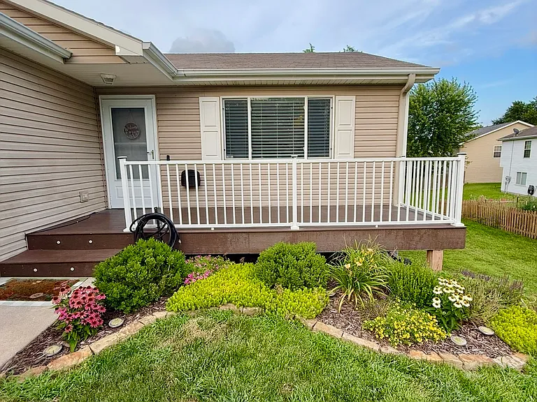 3910 Morgan St — Photo 2